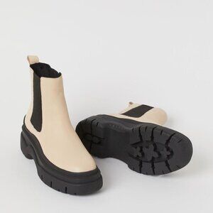 H&M Leather Chelsea Ankle Platform Pull On Moto Booties size 39EU/9US